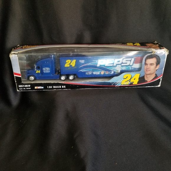 Jeff Gordon Winner's Circle 1:64 Trailer Rig - Picture 1 of 11